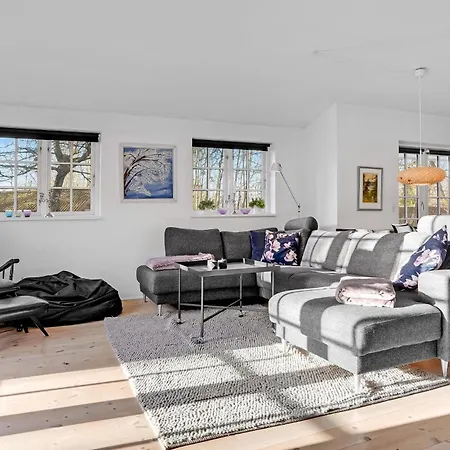 3 Bedroom Amazing In Σπίτι διακοπών *